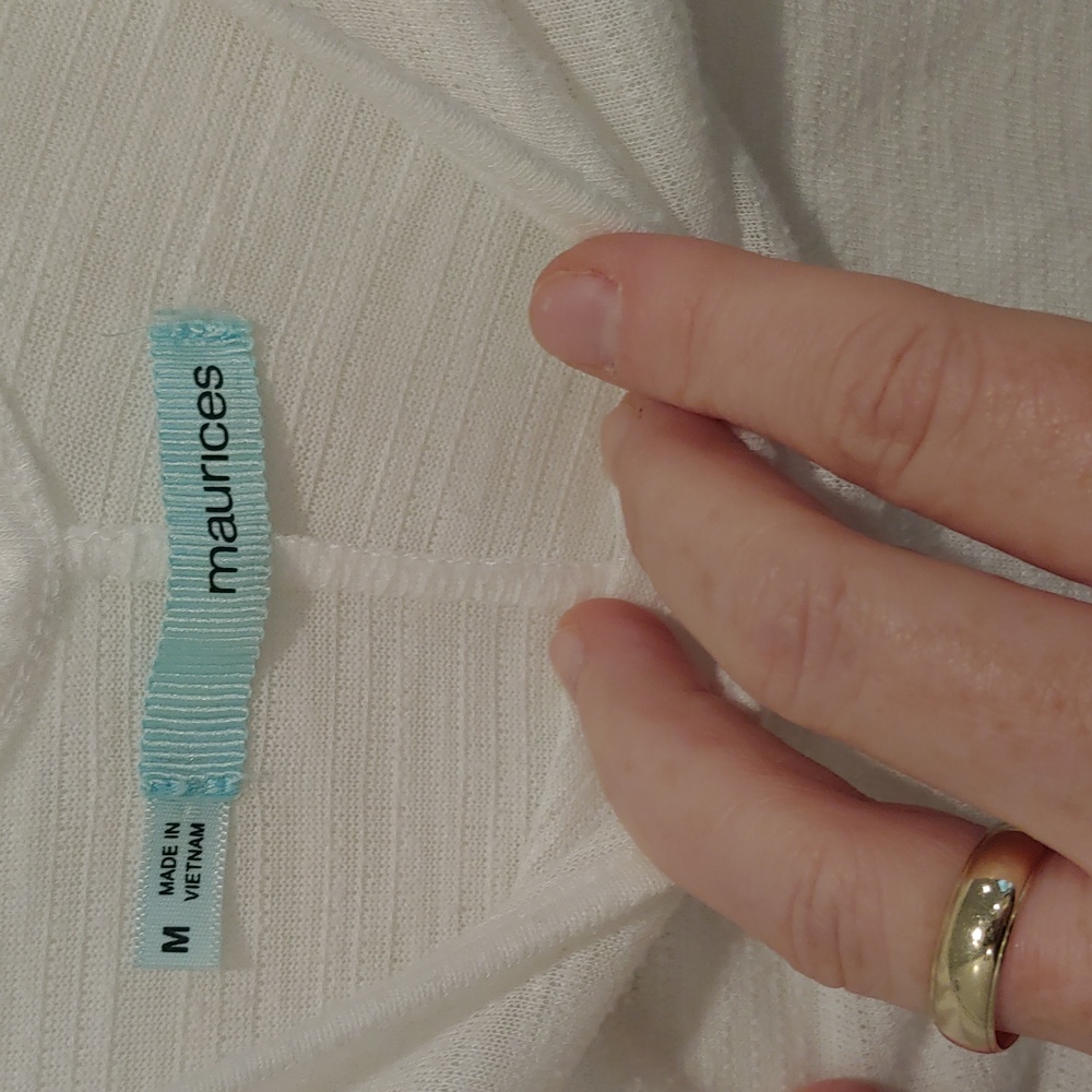 Maurices Bat Wing Short Sleeve Top Size Medium - Picture 3 of 5